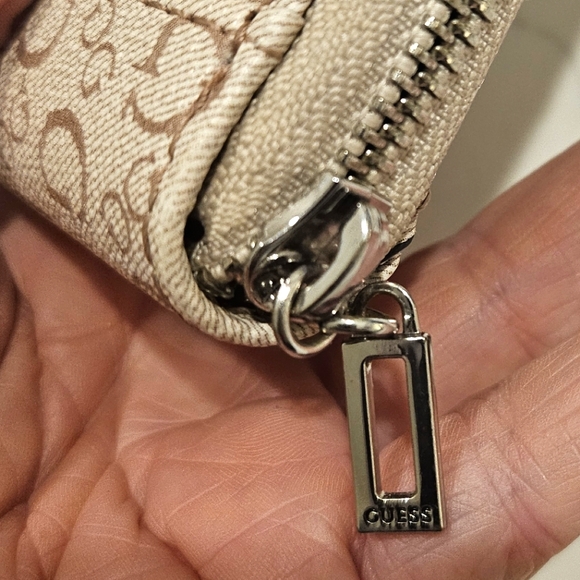 Guess small wallet - Picture 3 of 8